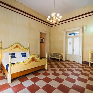Hotel Meson Del Obispado